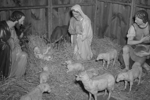 black-and-white-nativity-scene