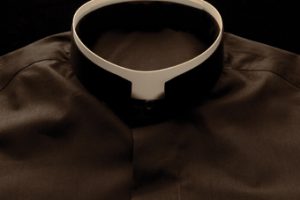 empty-priest-collar