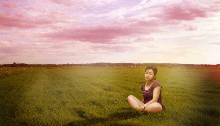 woman-meditating-in-field-illustration