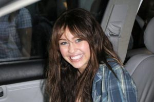 Miley_Cyrus_2008_wikimedia