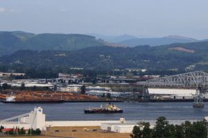 Longview_Bridge_from_Oregon_Wikimedia