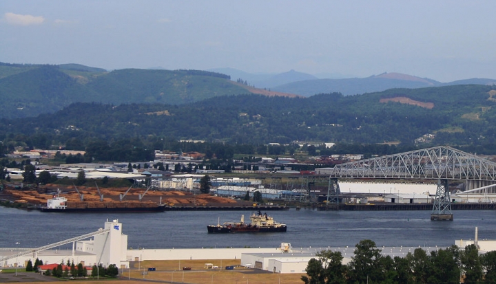 Longview_Bridge_from_Oregon_Wikimedia