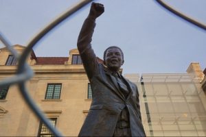 Nelson Mandela statue_Flickr_tedeytan