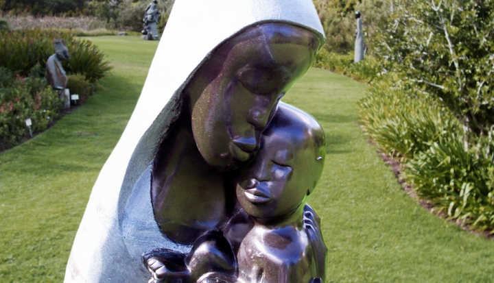 statue-of-mary-holding-baby-jesus