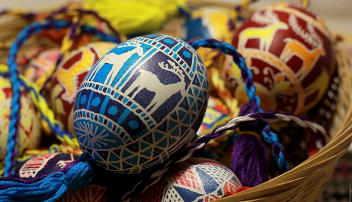 basket-of-decorated-easter-eggs