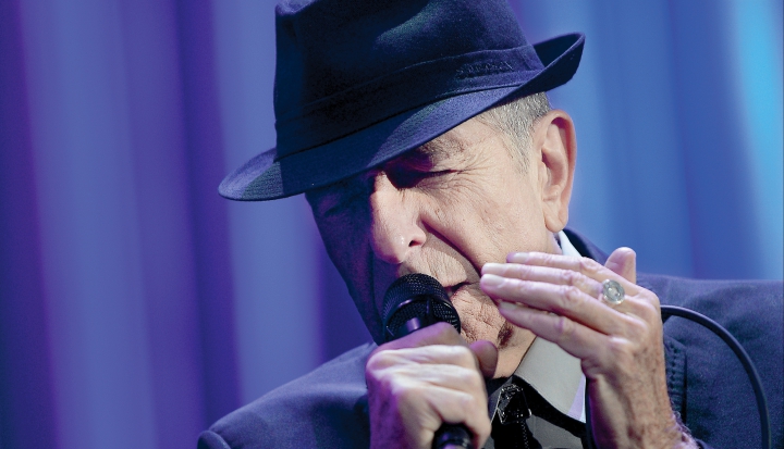 leonard-cohen-with-microphone