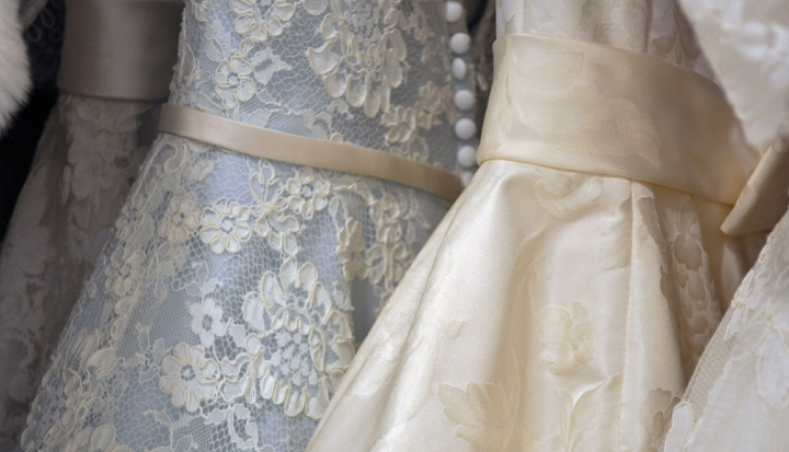 rack-of-wedding-dresses