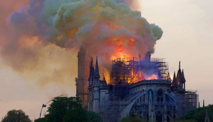 Notre-Dame-on-fire