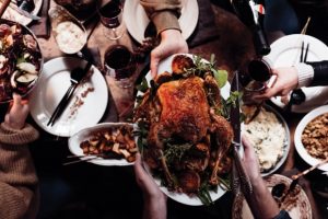 thanksgiving-feast-on-long-table