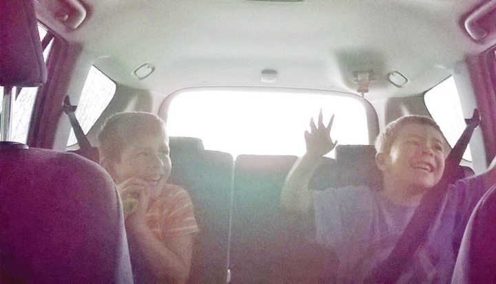 kids-in-back-of-a-car