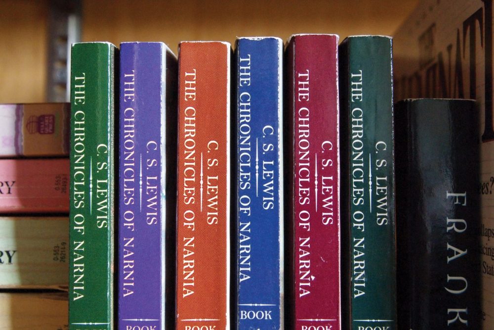  C.S. Lewis & Chronicles of Narnia - The True Story of