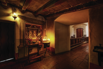 corner-altar-with-candles-in-old-church