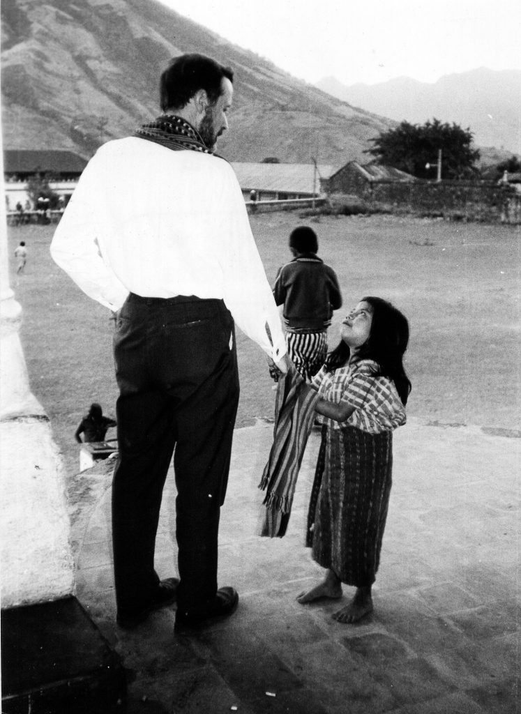 father-rother-and-little-girl