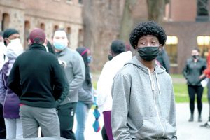 student-wearing-mask-on-campus