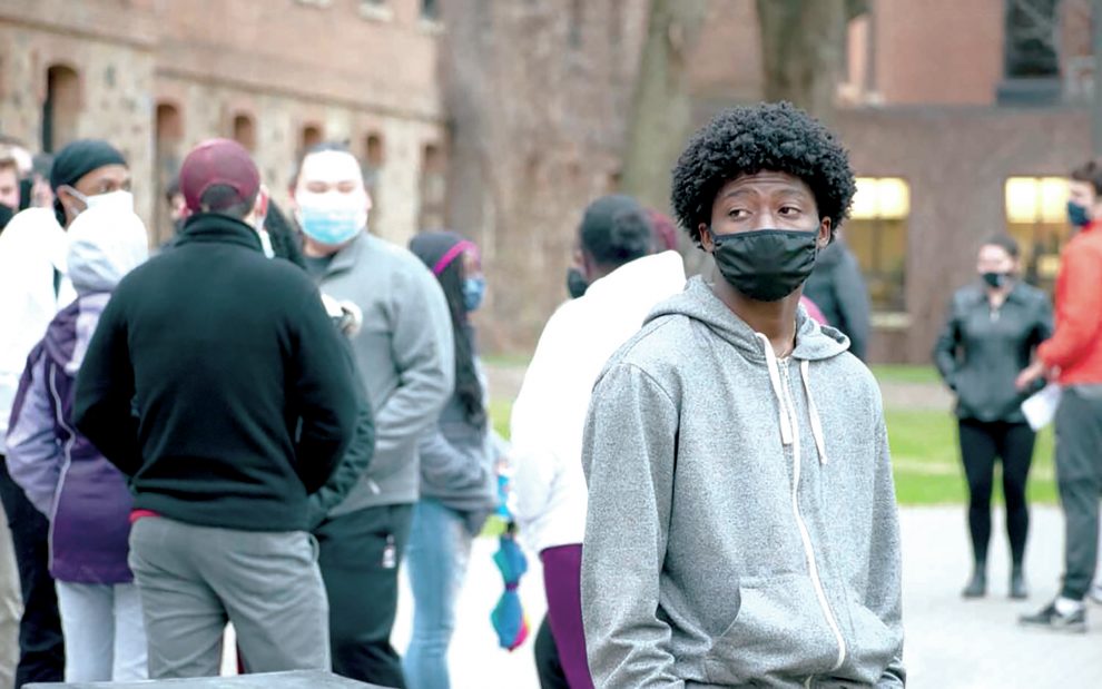 student-wearing-mask-on-campus