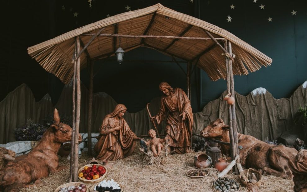 wooden-nativity-scene