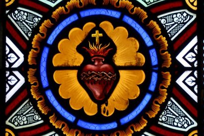 stained-glass-of-the-sacred-heart-of-jesus