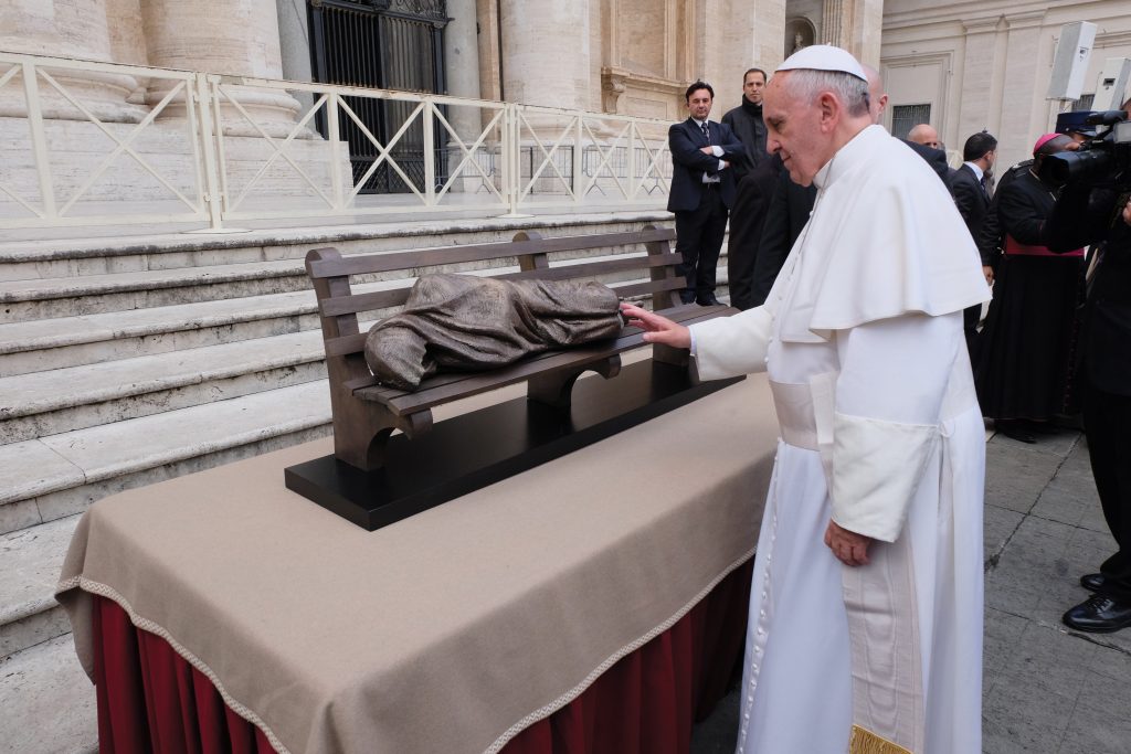 pope-francis-with-homeless-jesus-timothy-schmalz