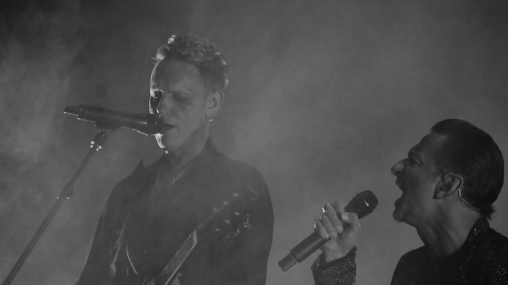 depeche-mode-perform-in-2017