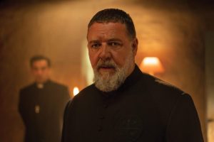 russell-crowe-in-the-popes-exorcist