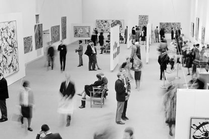 gallery-with-jackson-pollock-paintings