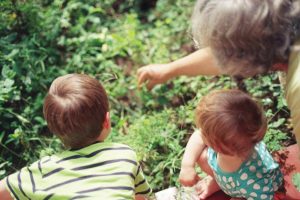 grandmother-with-grandchildren