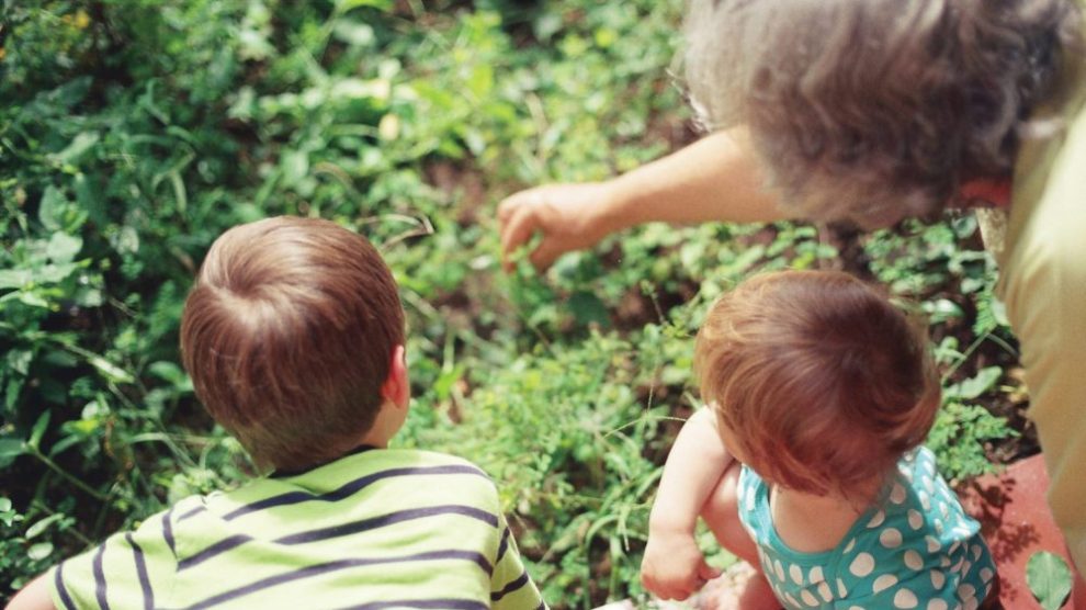 grandmother-with-grandchildren