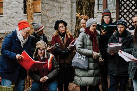 u-s-catholic-chicago-wassailing-group