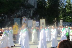 -u-s-catholic-procession-of-deacons