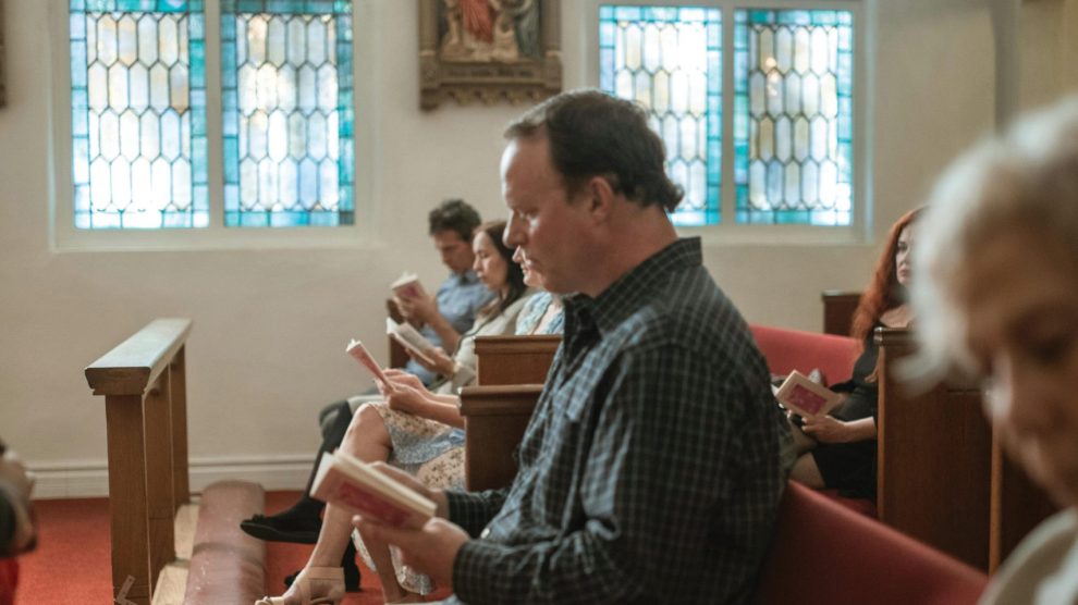 u-s-catholic-people-in-pews