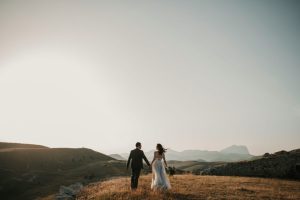 u-s-catholic-married-couple-in-distance
