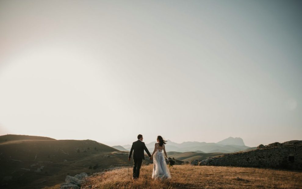 u-s-catholic-married-couple-in-distance