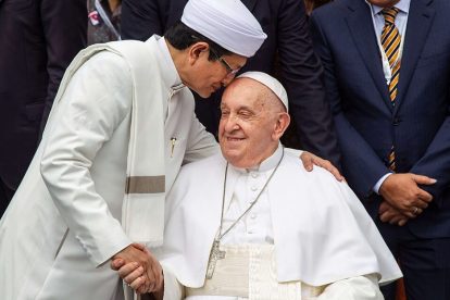 u-s-catholic-pope-francis-with-grand-imam-indonesia