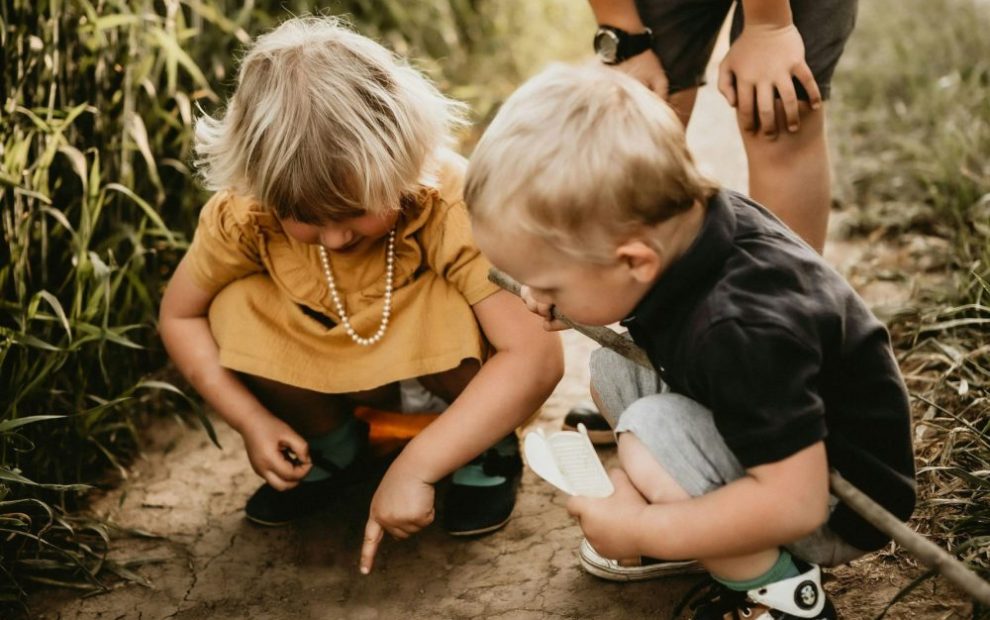 u-s-catholic-children-digging