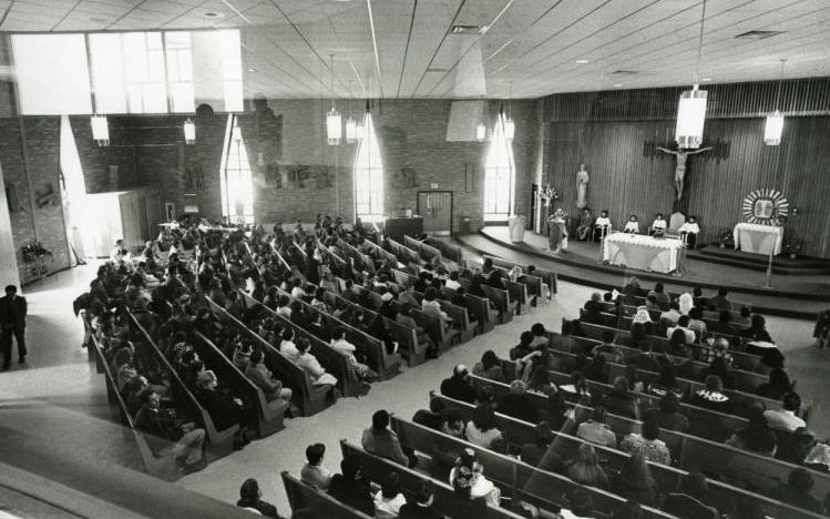 u-s-catholic-eucharist-at-our-lady-of-fatima