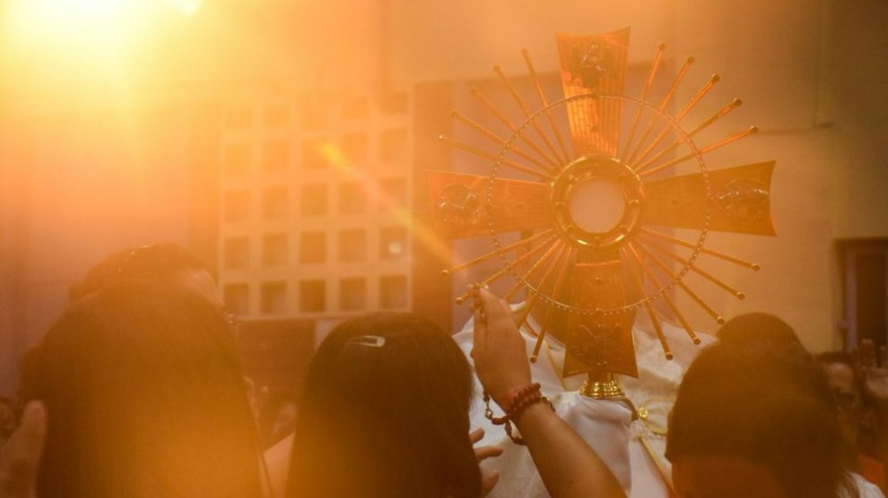 u-s-catholic-latin-mass-adoration