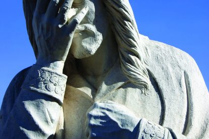Statue of Jesus crying