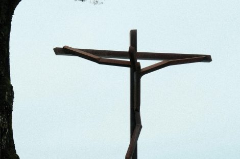 Minimalist sculpture of a crucifix