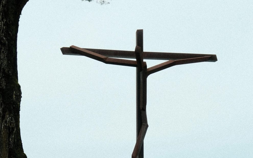 Minimalist sculpture of a crucifix