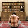 u-s-catholic-men-reading-the-quran
